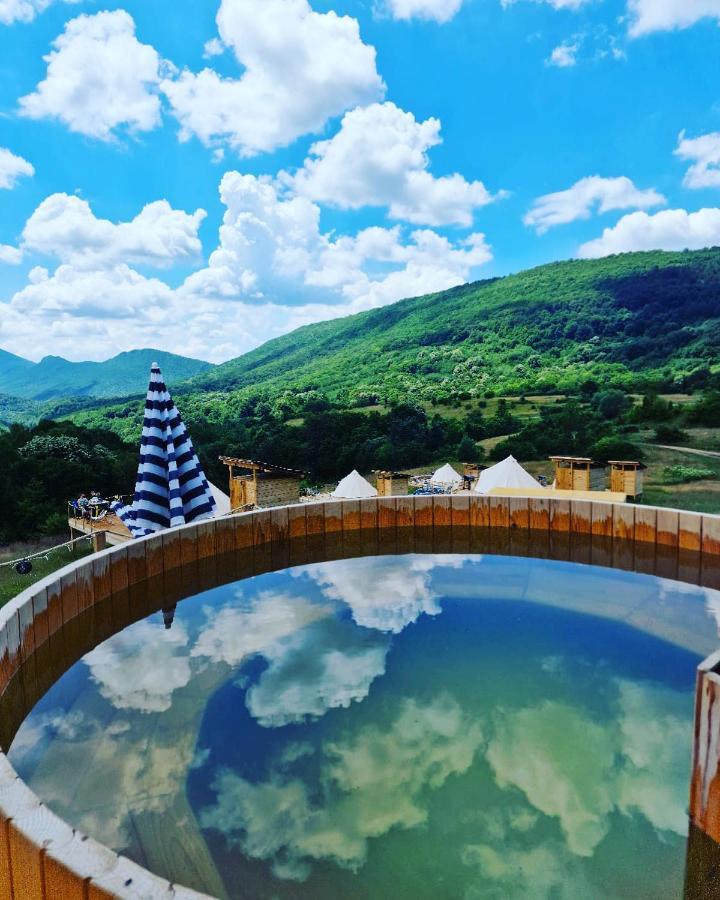 The Hunters Glamping Hotel Ciudanovita Екстериор снимка