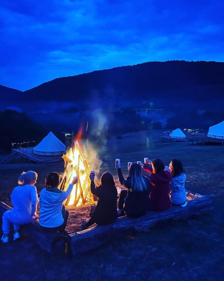The Hunters Glamping Hotel Ciudanovita Екстериор снимка