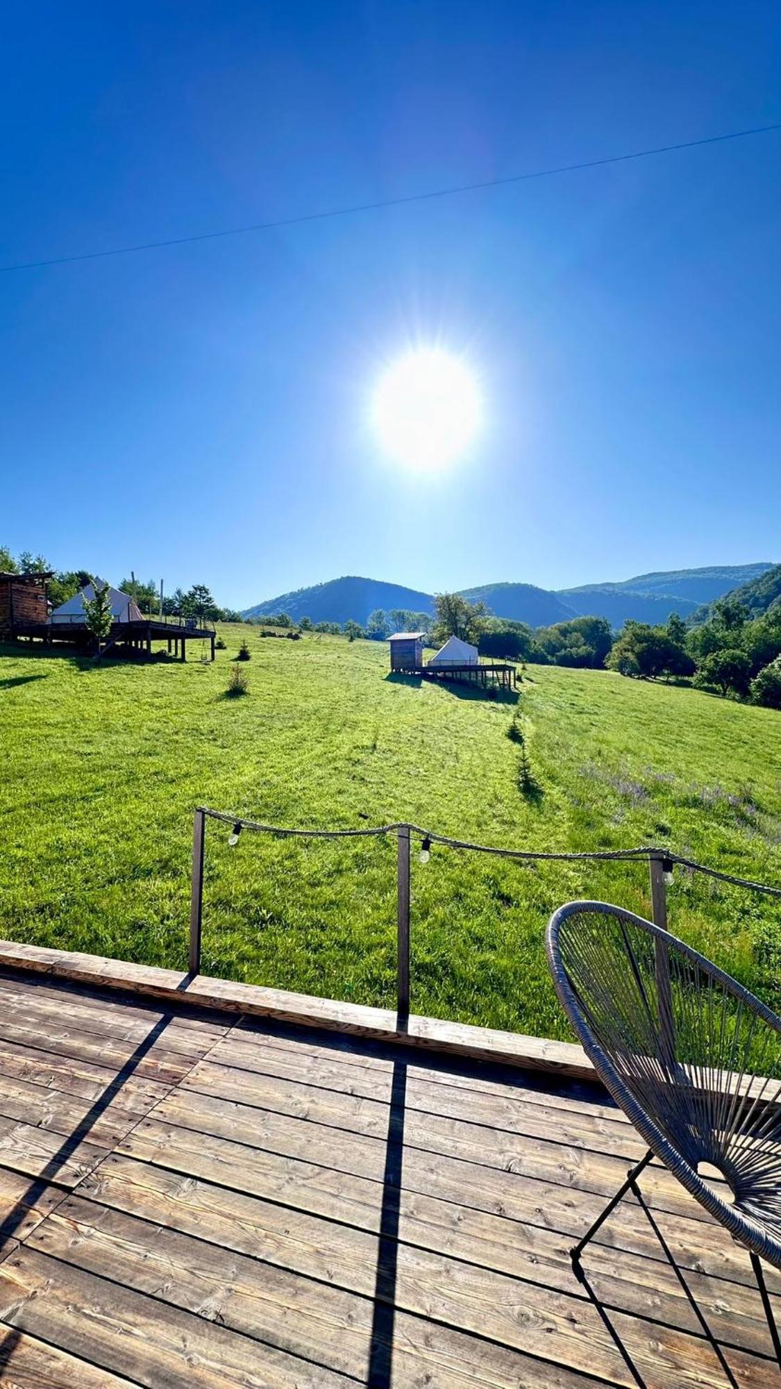 The Hunters Glamping Hotel Ciudanovita Екстериор снимка
